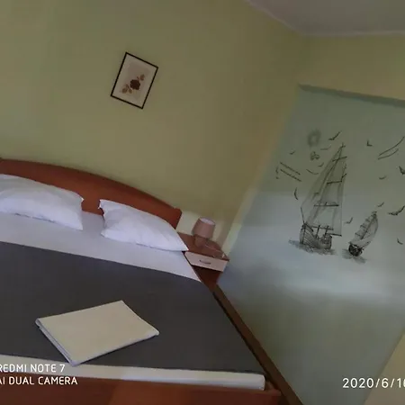 Apartmán Ena - Two Bedroom With Terrace *